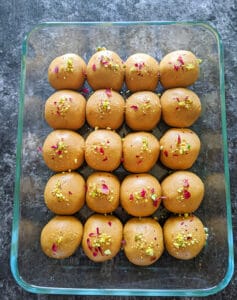 Store besan ladoo in airtight container