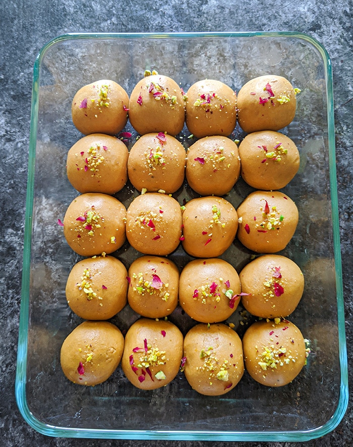 Store besan ladoo in airtight container