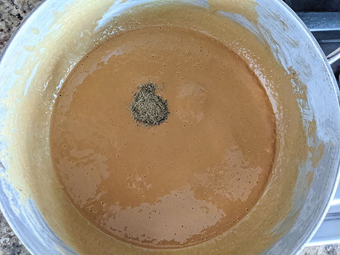 Add eliachi powder