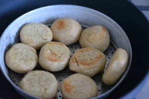 Making bati without oven step4