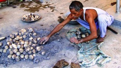 baati cooked in kande