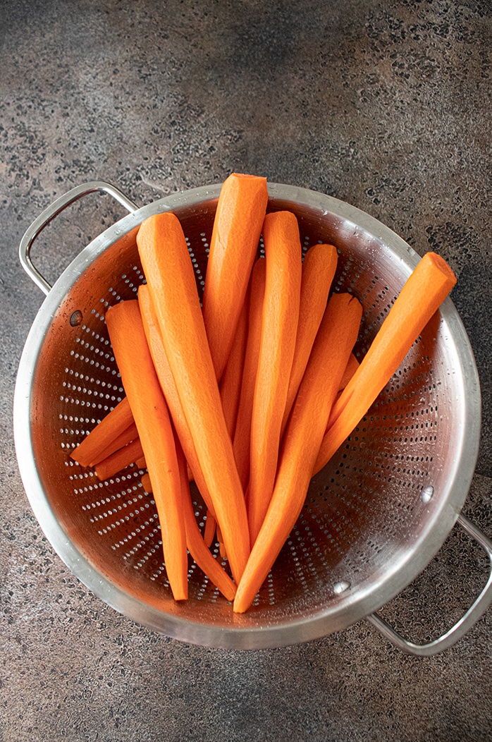 Peeled carrots