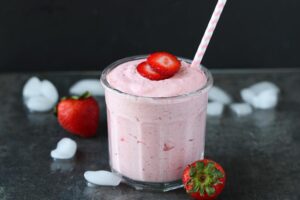 Strawberry-banana Smoothie - Ruchiskitchen