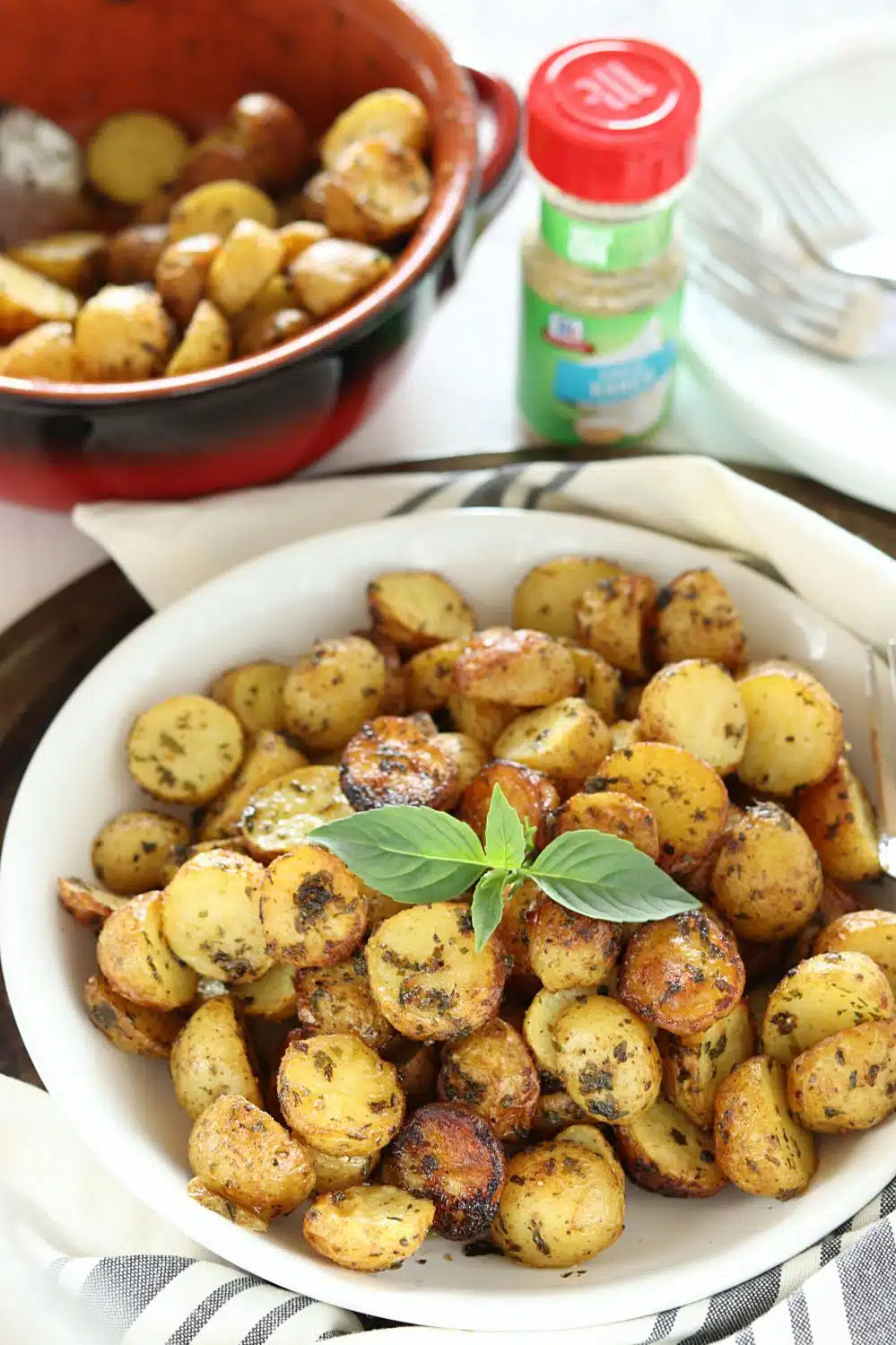 3 Ingredient Crispy Oven baked Garlic Ranch Potatoes - Ruchiskitchen