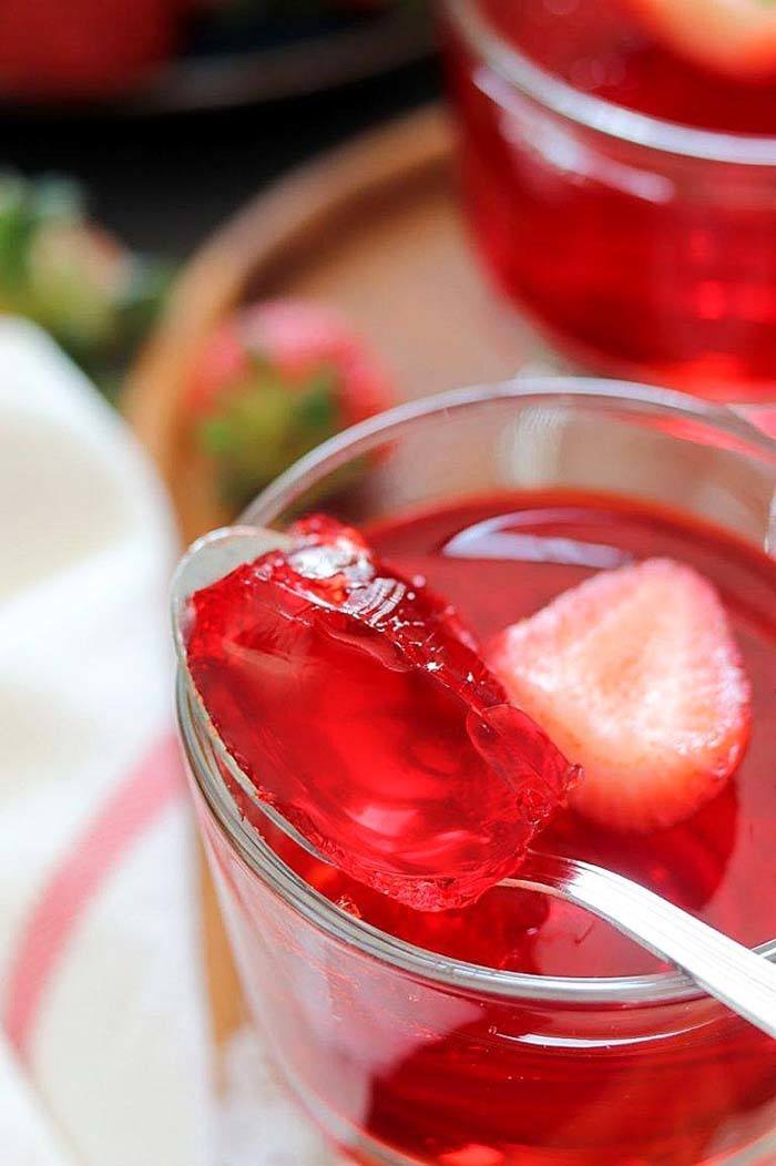 Refrigerate and enjoy the jelly chilled