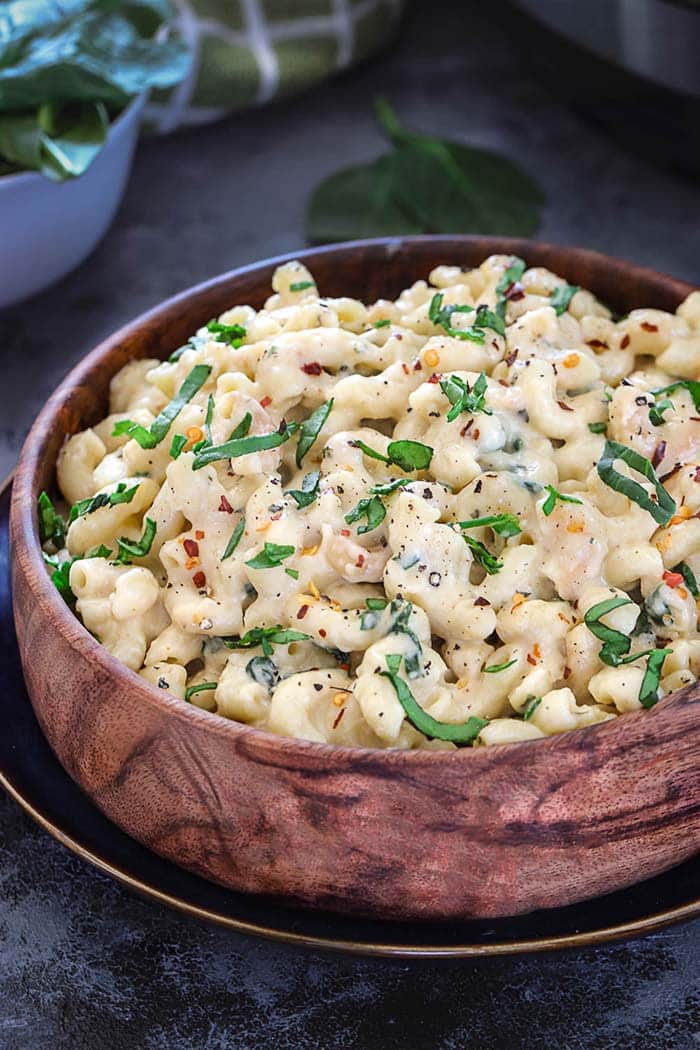 Spinach Mac and Cheese in a bowl