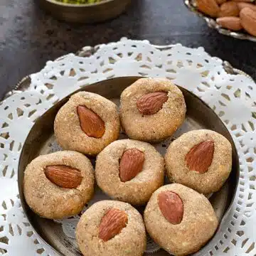 Aate ki pinni in a round plate