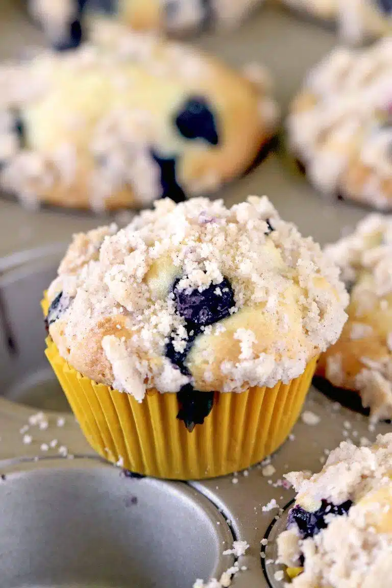 How to make Blueberry Muffins With Streusel Crumb Topping