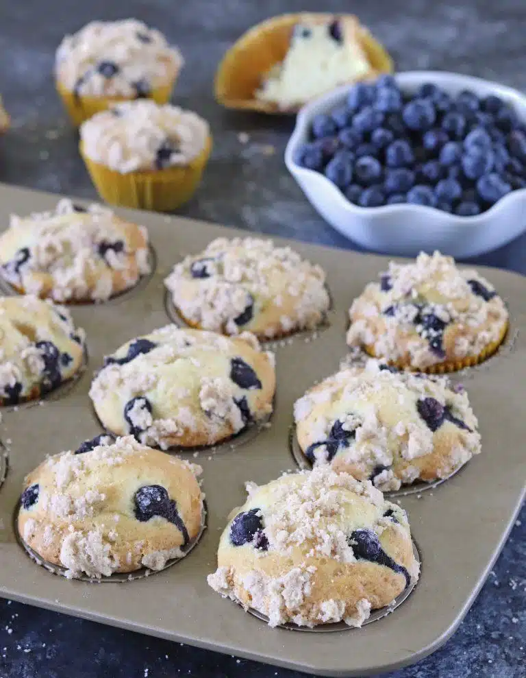 How to make Blueberry Muffins With Streusel Crumb Topping