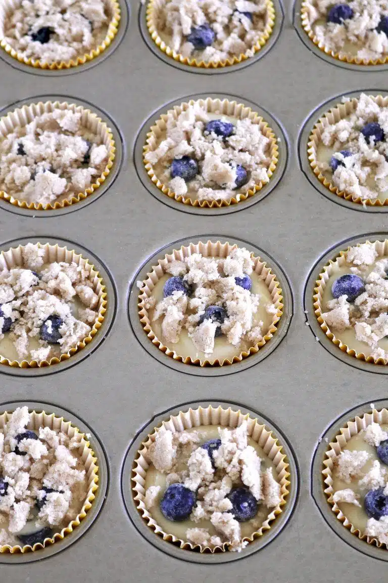 How to make Blueberry Muffins With Streusel Crumb Topping
