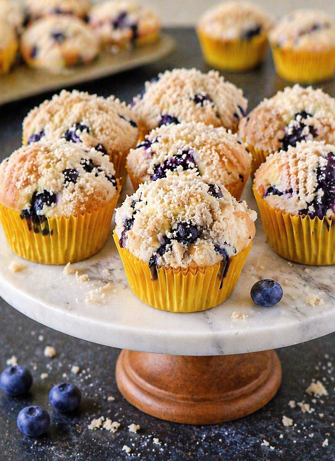 Homemade blueberry streusel muffins with juicy blueberries and cinnamon crumb topping
