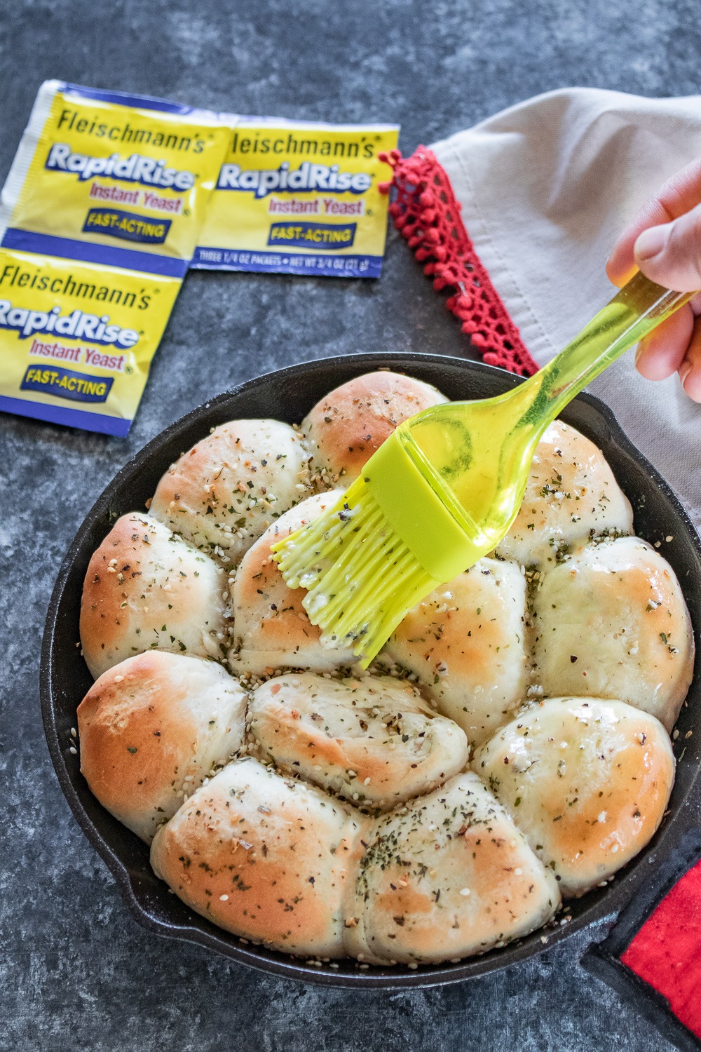 Garlic Herb Skillet Rolls Pull Apart Garlic Dinner Rolls Ruchiskitchen