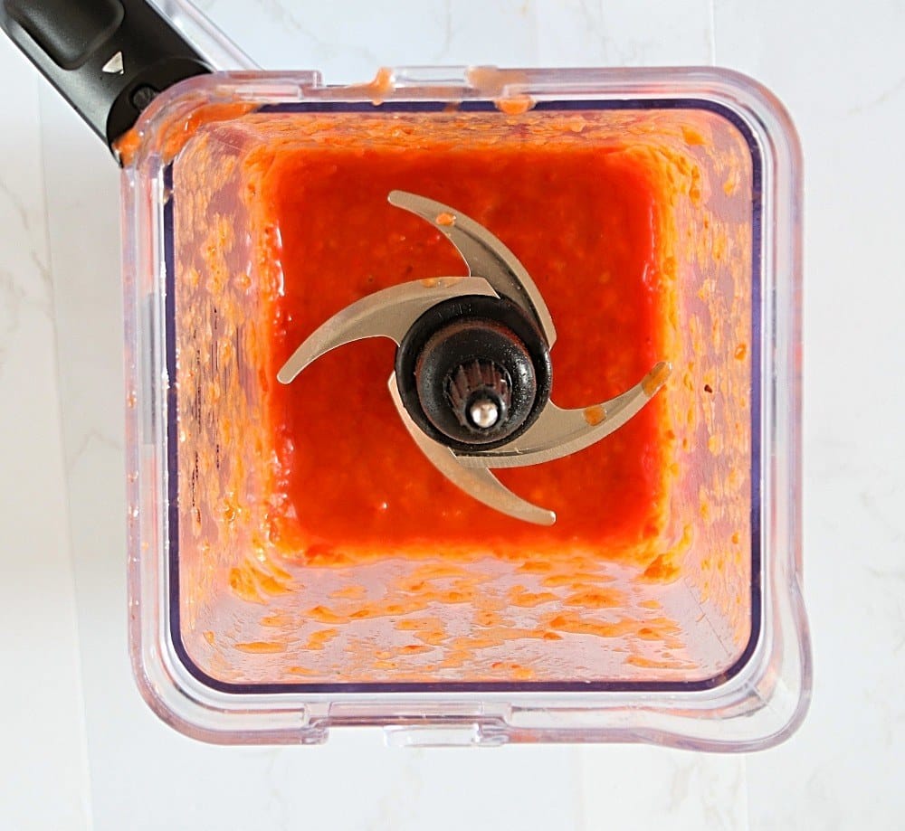 Blended red bell pepper sauce