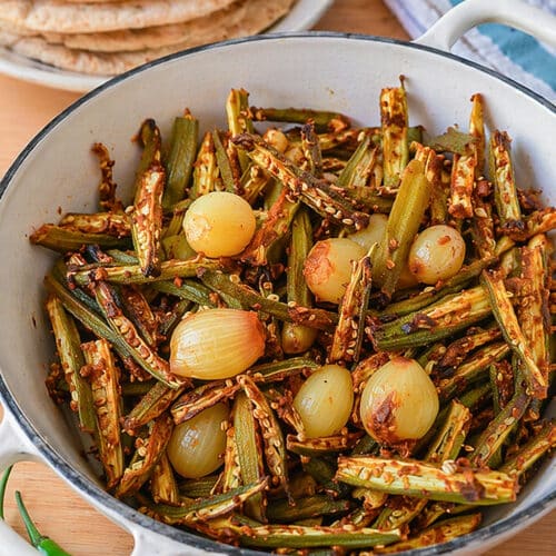 Bhindi masala served in a white kadai