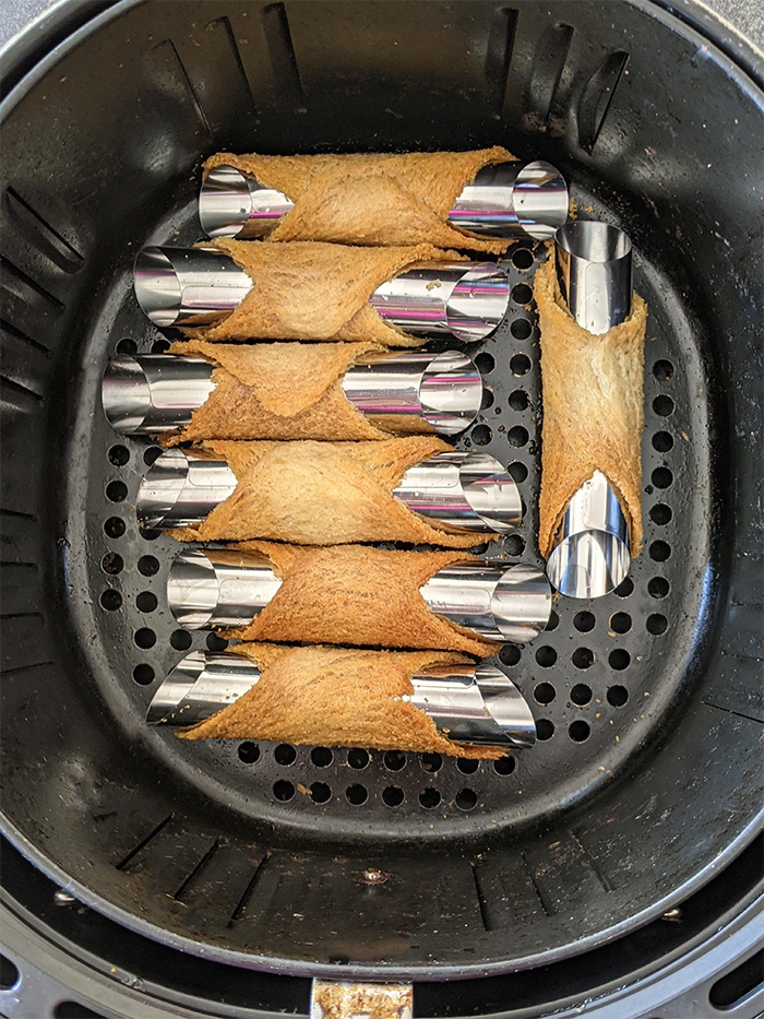 Bake Cannolis