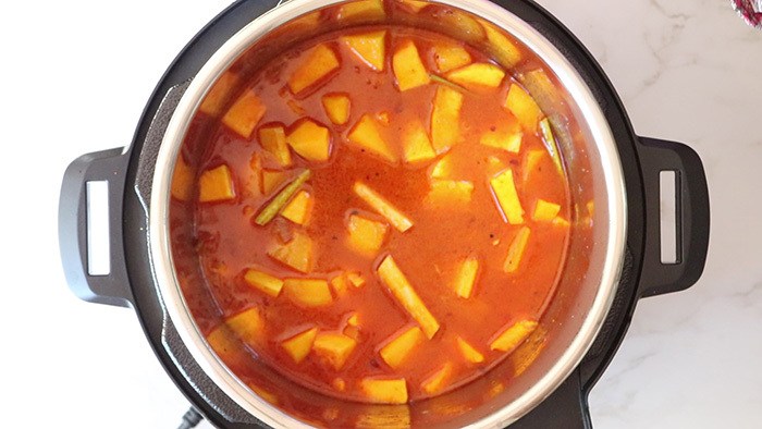 Mix everything in Instant Pot