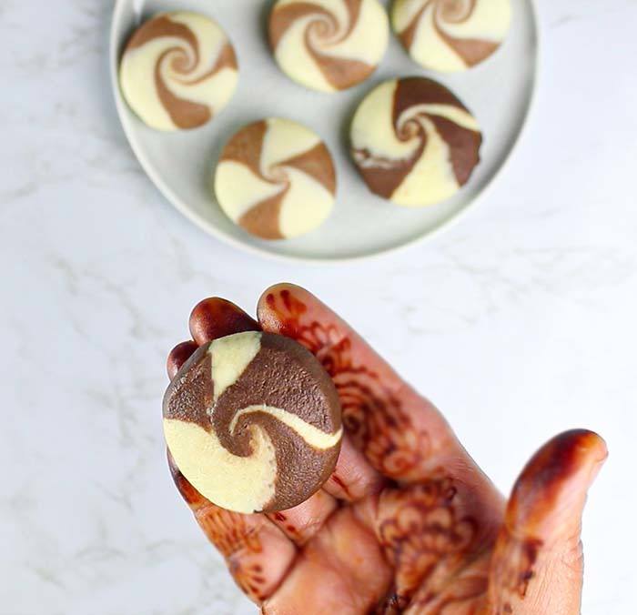Shaped chocolate peda
