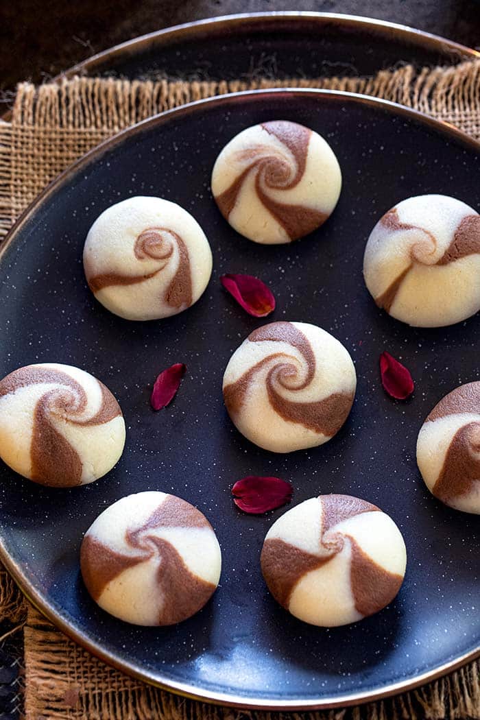 Marbled chocolate peda