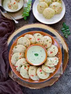Instant Quinoa Idli on a plate with chutney