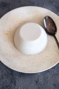 Un mold panna cotta