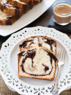 Eggless marble cake slices with tea